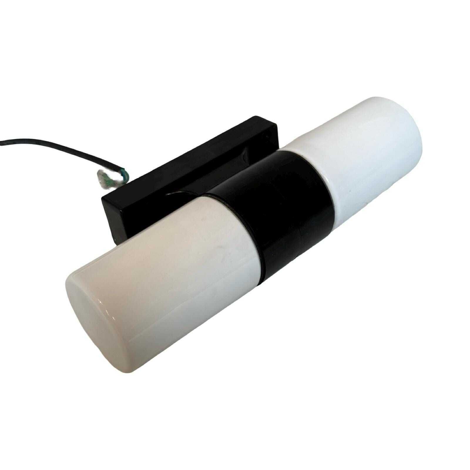 Wandlamp met één lichtpunt | Melkglas en bakeliet | Ca. jaren 1960, Tsjecho-Slowakije photo Verlichting