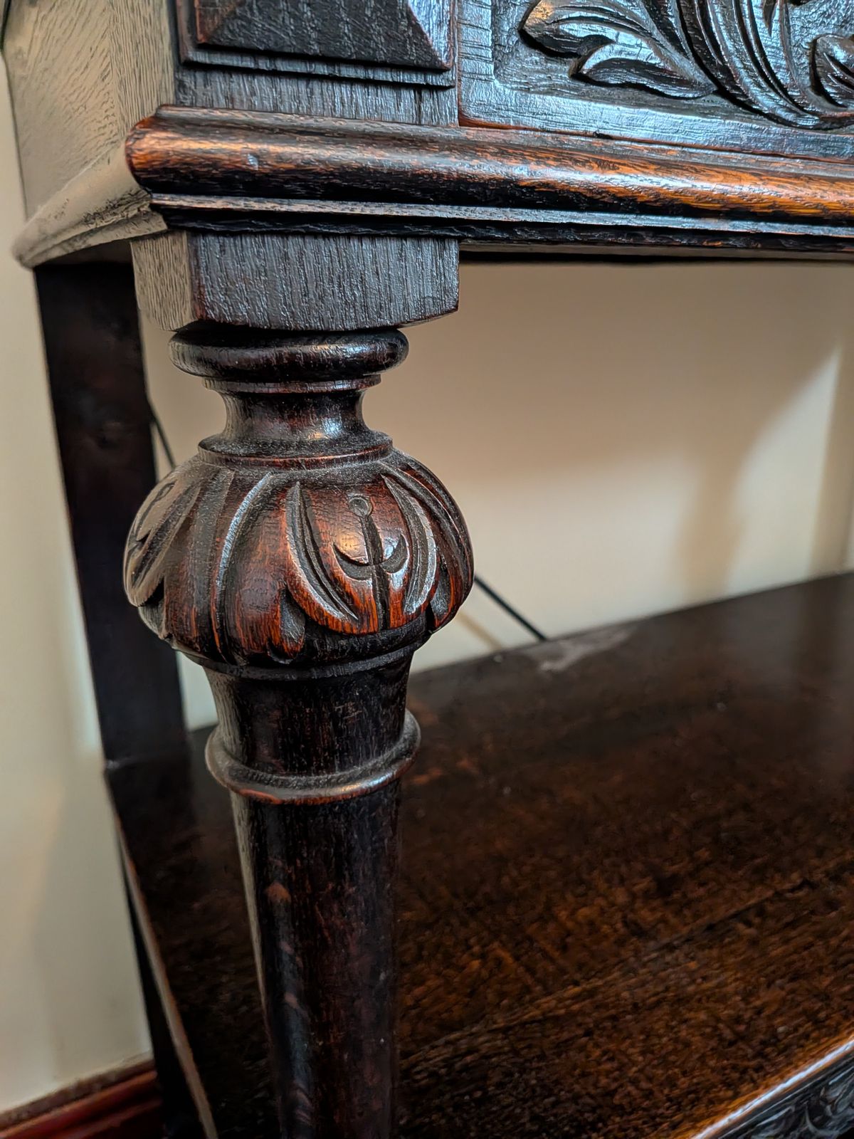 Victorian Oak Green Man Dumb Waiter photo 400.0