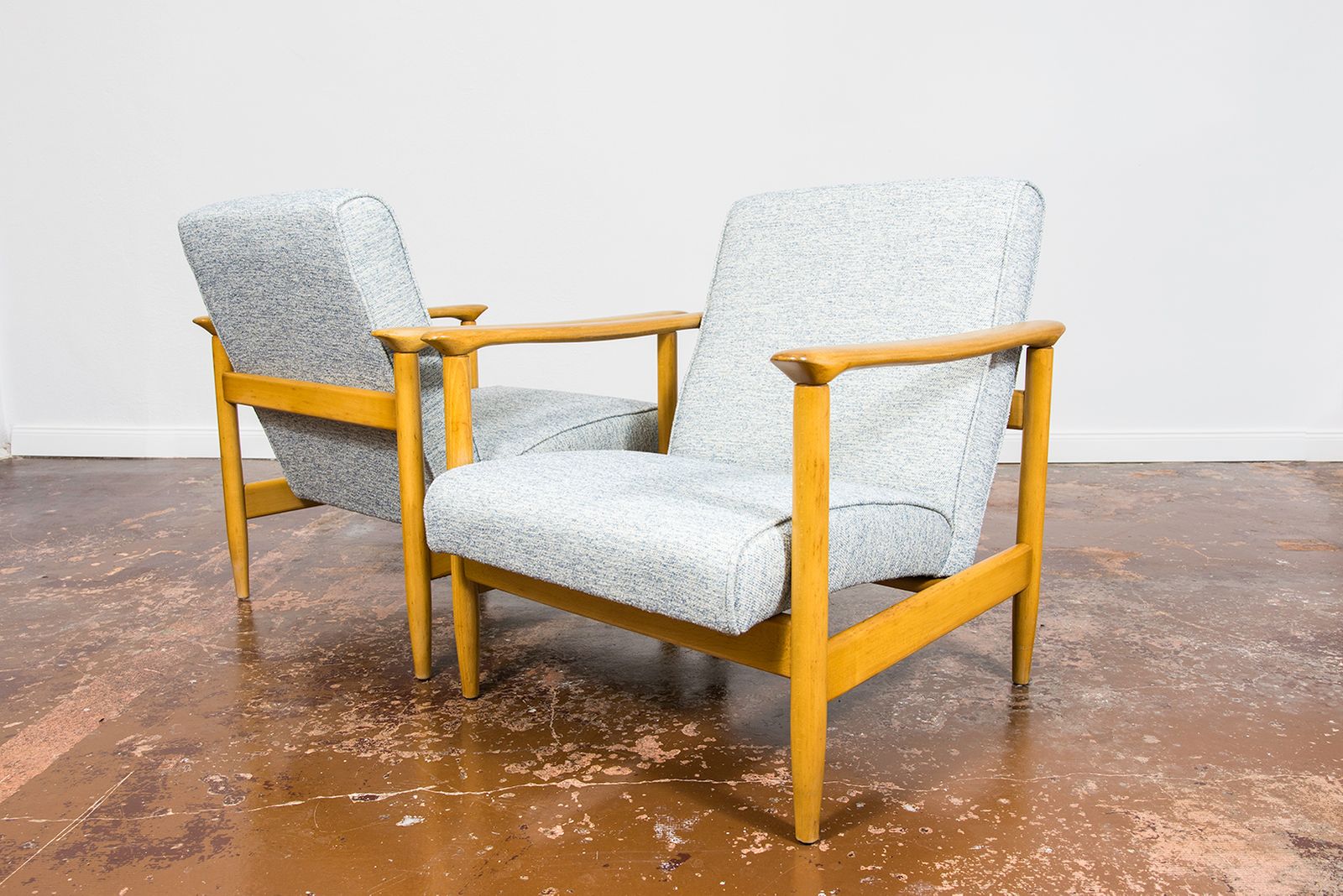 1100.0 Vintage fauteuils GFM 142 van Edmund Homa, GFM, Polen, ca. jaren 1960, set van 2 photo