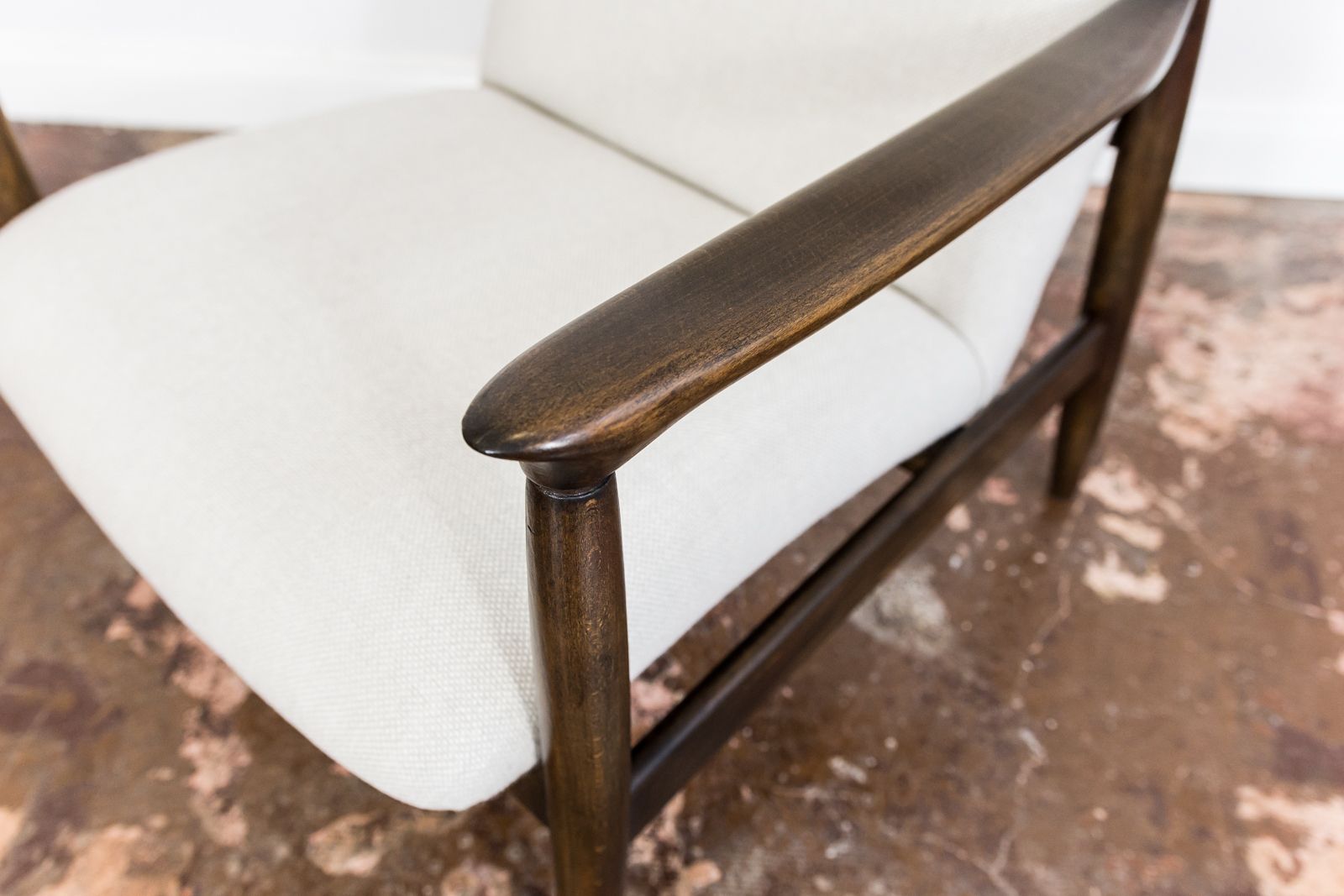 photo furniture Mid-Century Modern fauteuil met hoge rugleuning van Edmund Homa in Kvadrat-stof, GFM, Polen, jaren 1960