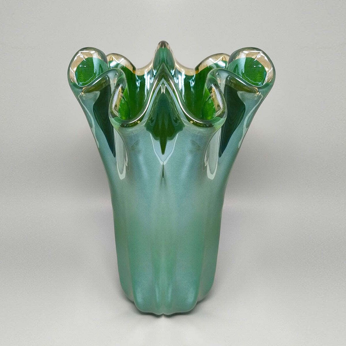 1970s Exquisite "Fazzoletto" Murano Glass Vase By Dogi. Made In Italy photo vinterior