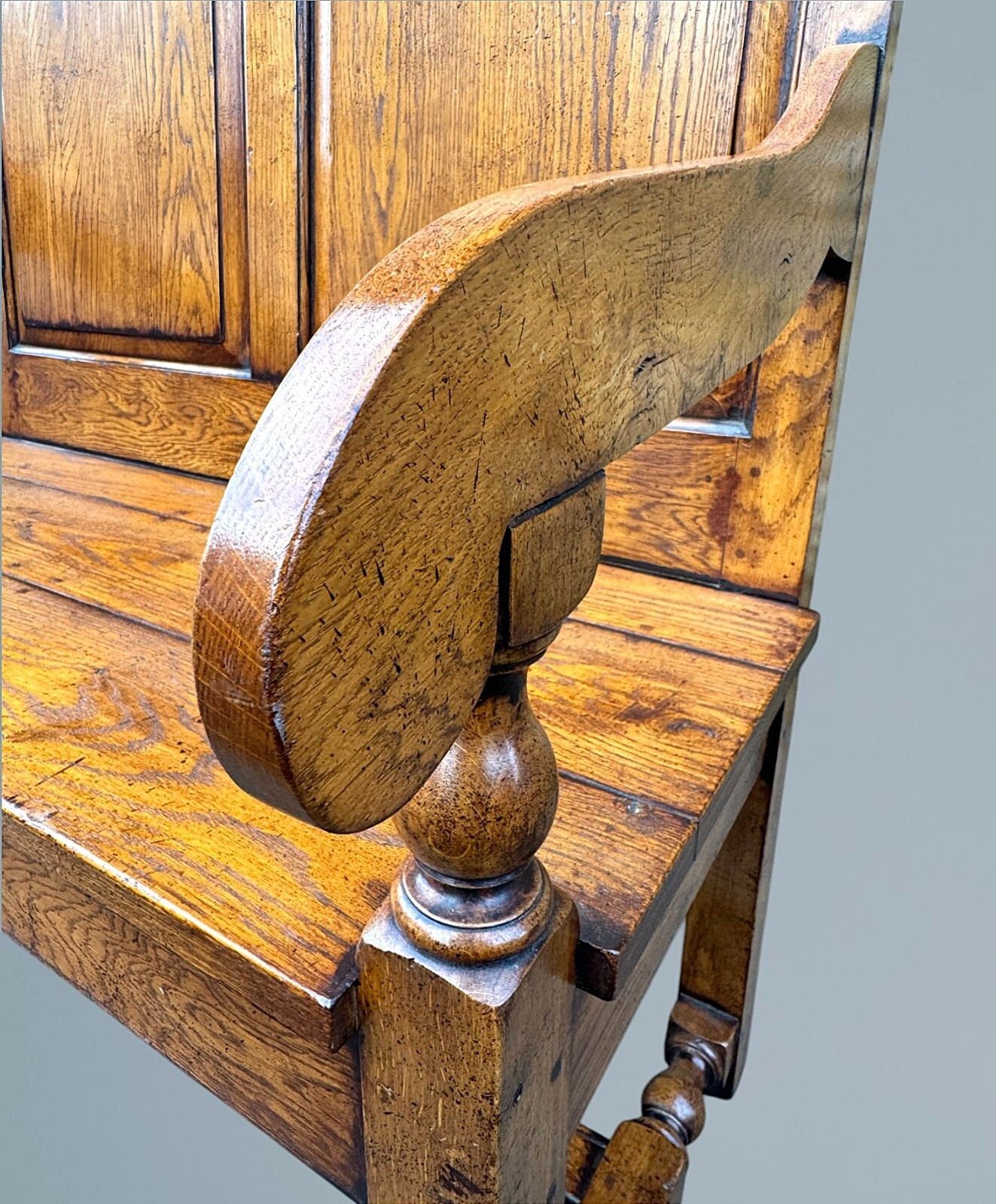 photo furniture Oak Settle / Oak Hall Seat / Oak Hall Bench