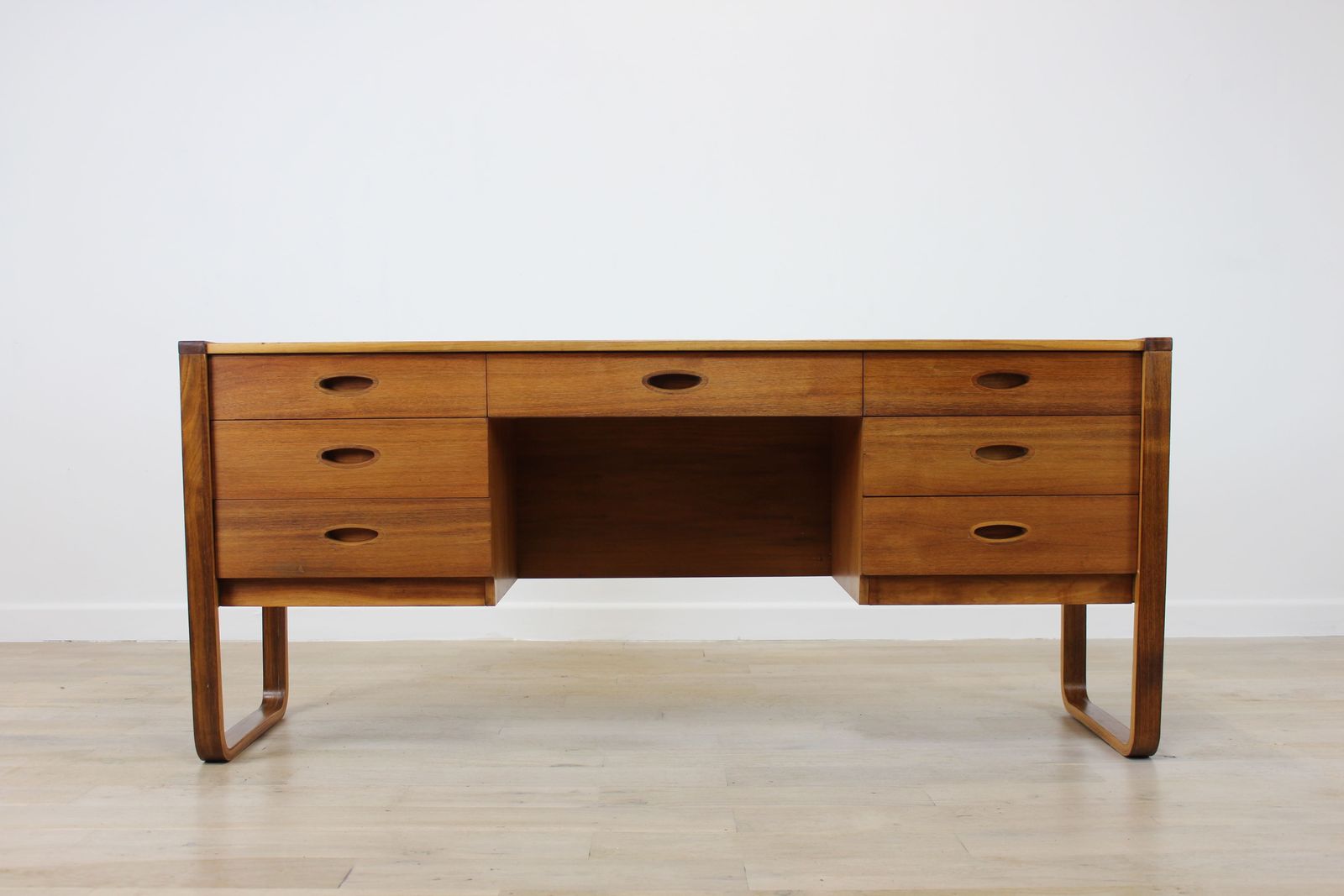 Uniflex Walnut K Range Shallow Desk By Peter Hayward photo furniture