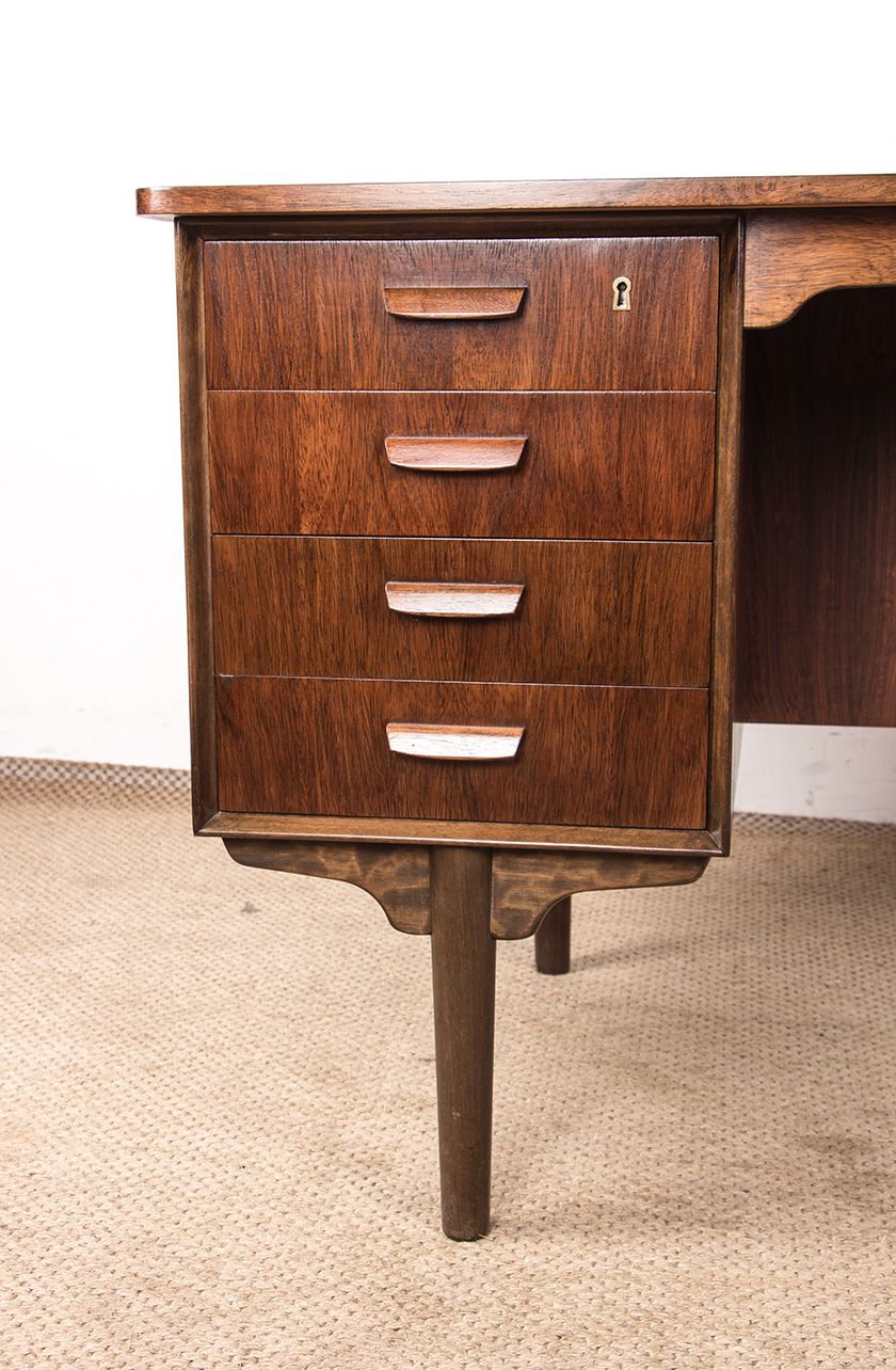 Bureau Danois Ovale En Palissandre Par Gunni Omann 1960. photo Furniture