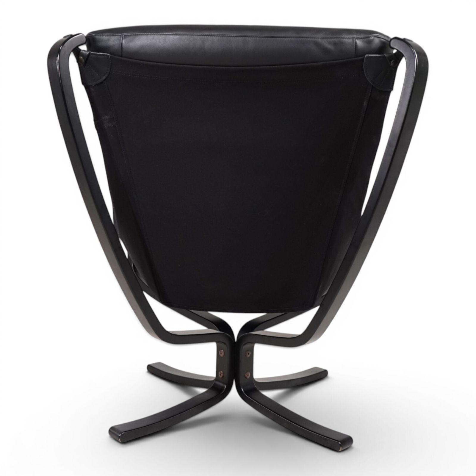 Poltrona Frau Viking Leather Lounge Chair door Sigurd Ressell, 1970 photo Meubels