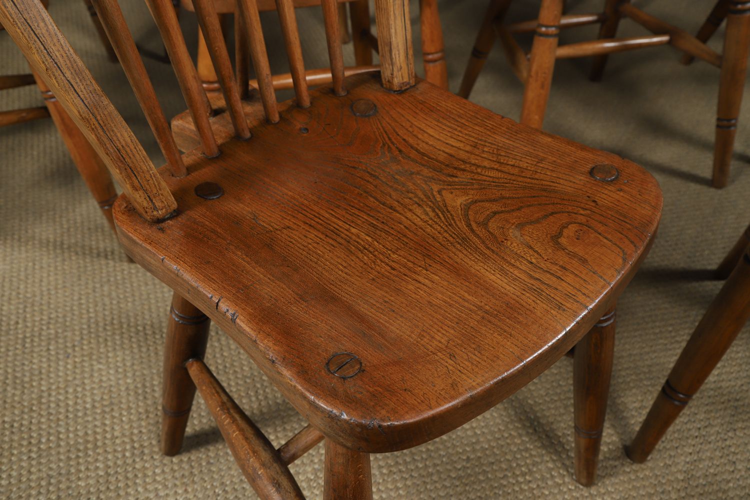 photo vinterior Set Of 10 Ash & Elm Windsor Hoop & Stick Back Dining Chairs (Circa 1910)