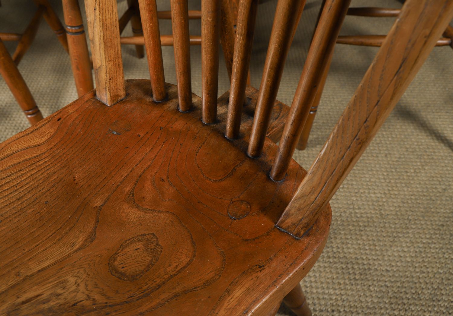 photo vintage Set Of 10 Ash & Elm Windsor Hoop & Stick Back Dining Chairs (Circa 1910)