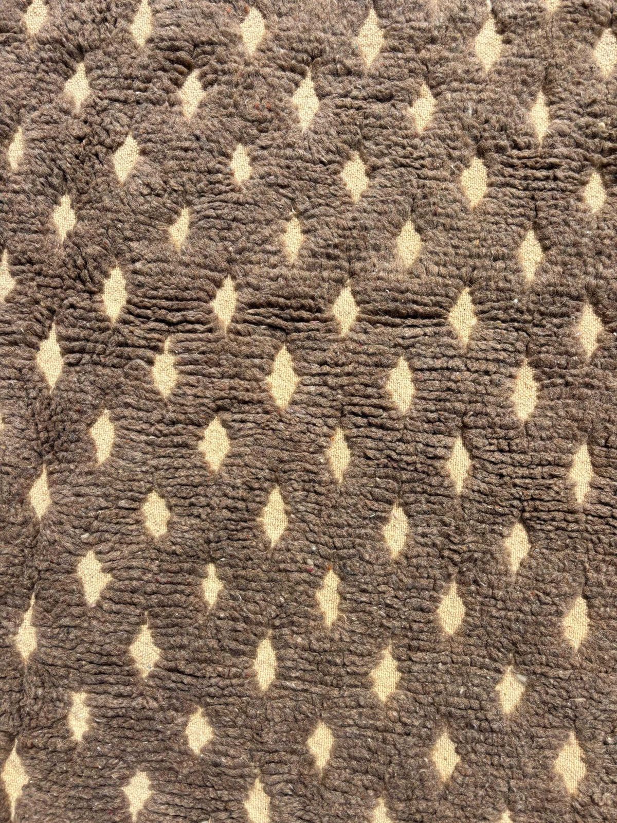 photo furniture Boho Moroccan Area Wool Rug 180x270 Cm – Neutral Tones With Diamond Design & Fringe