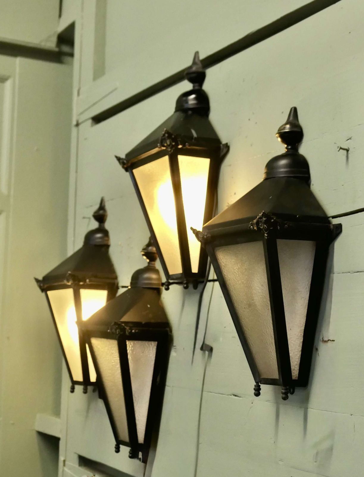 Set Of 4 Traditional Wall Lanterns These Are Traditional Style Wall Lanterns They Are Mad photo for sale