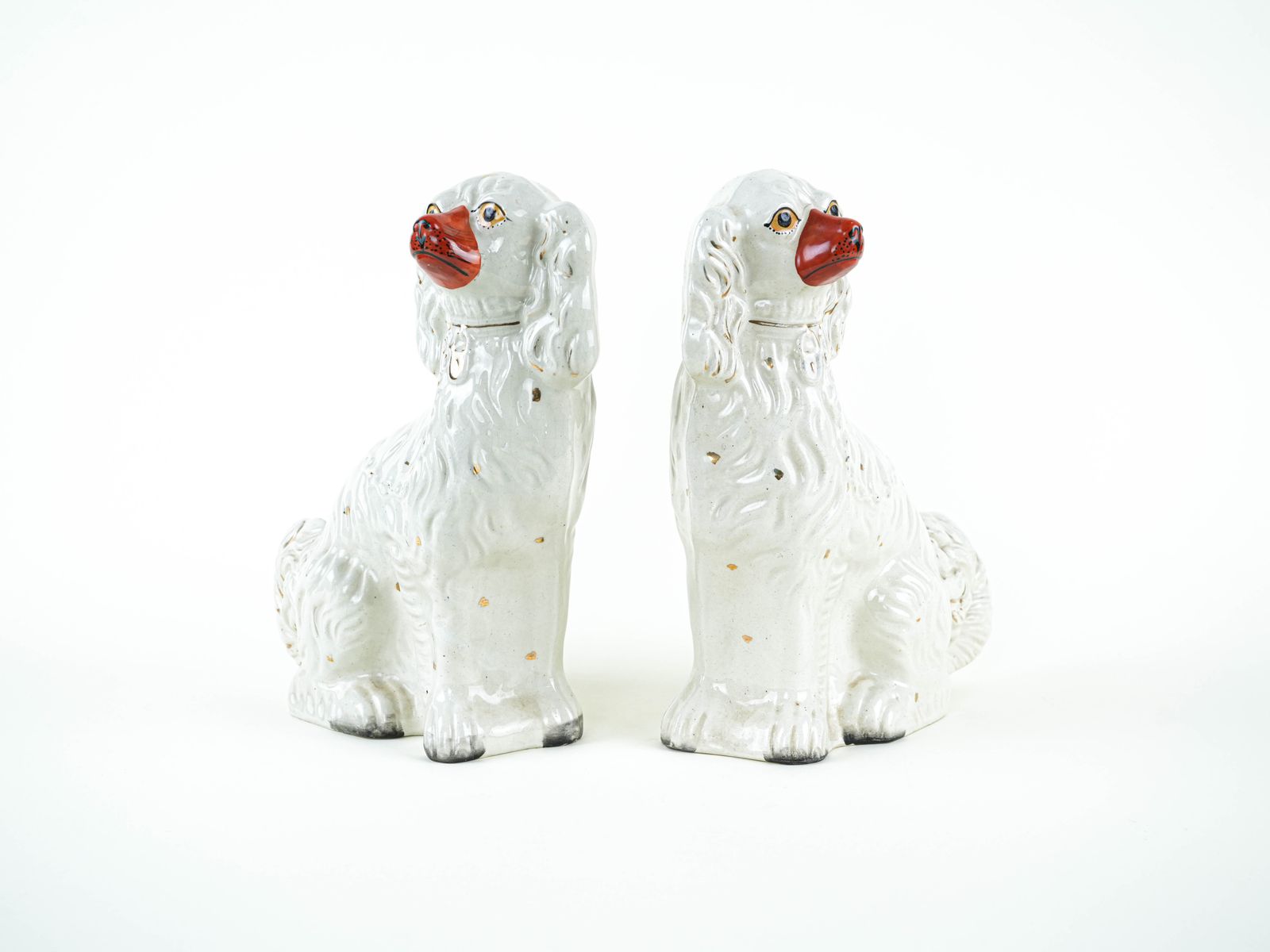 Keramieken schoorsteenbeeldjes – spaniëls, Staffordshire-stijl, Made In England photo vinterior