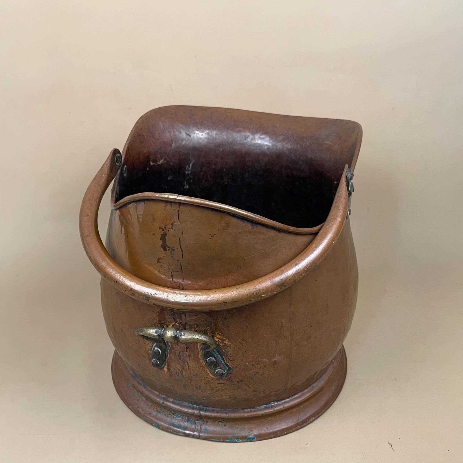 photo for sale Antique English Metal Copper Coal Bucket Handle Fireside Fire Side Scuttle Copper Helmet Farmhouse Cottage Vintage Fireplace