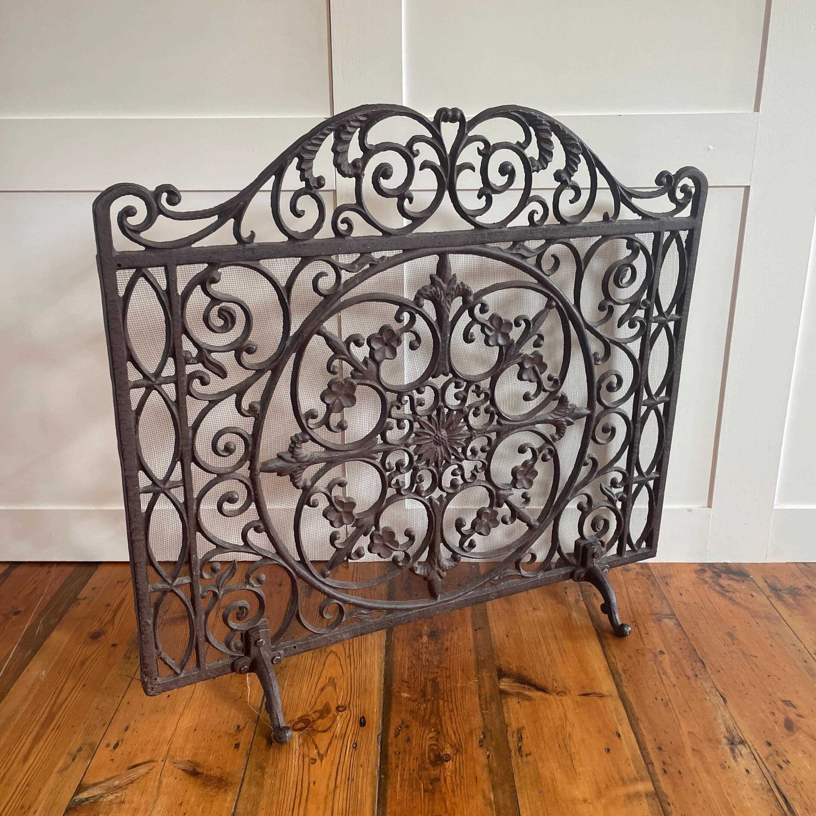 Antique Fireguard Fireplace Screen Metal Cast Iron Black Vintage Fire Guard Victorian Ornate Freestanding Patterned Rectangle Heavy Wrought photo furniture