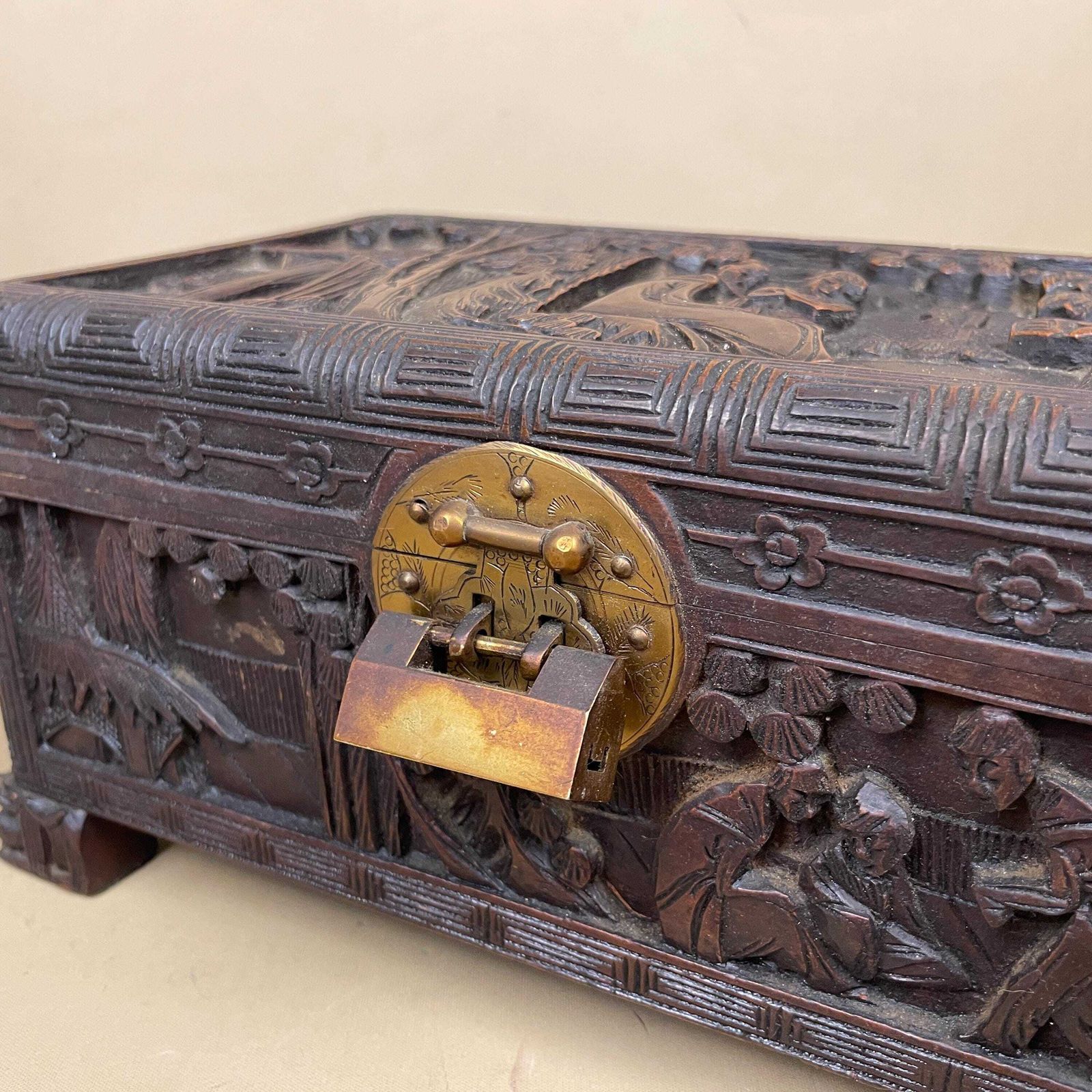 Oriental Wooden Box Trinket Jewellery Storage Keepsake Brown Wood Gold Brass Lock And Key Metal Trims Rectangle Antique Carved Pattern photo Home Decor