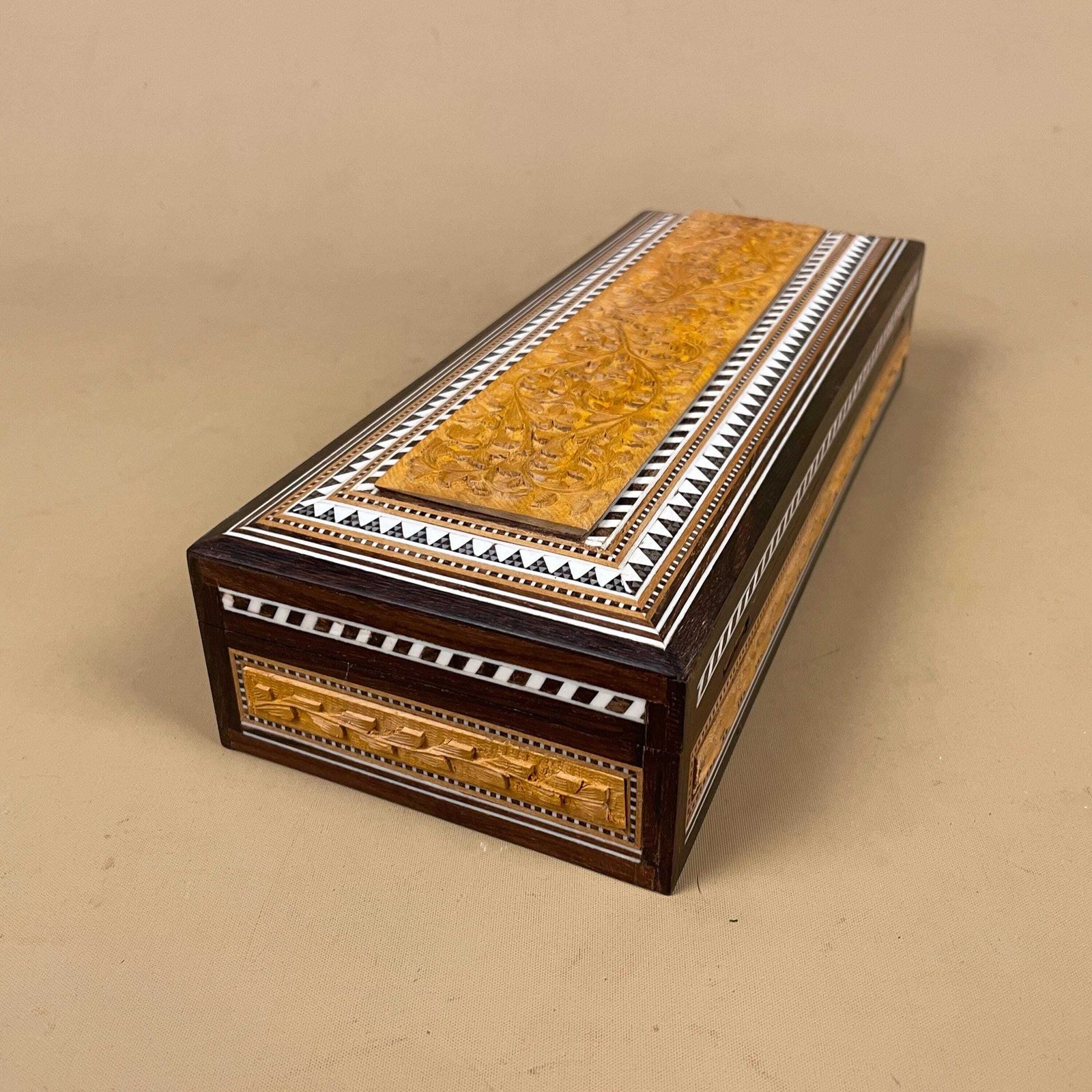 Home Decor Hand Carved Wooden Box Floral Patterned Design Vintage Storage Trinket Jewellery Decorative Carved Keepsake Box Antique Rectangle Wood Key photo