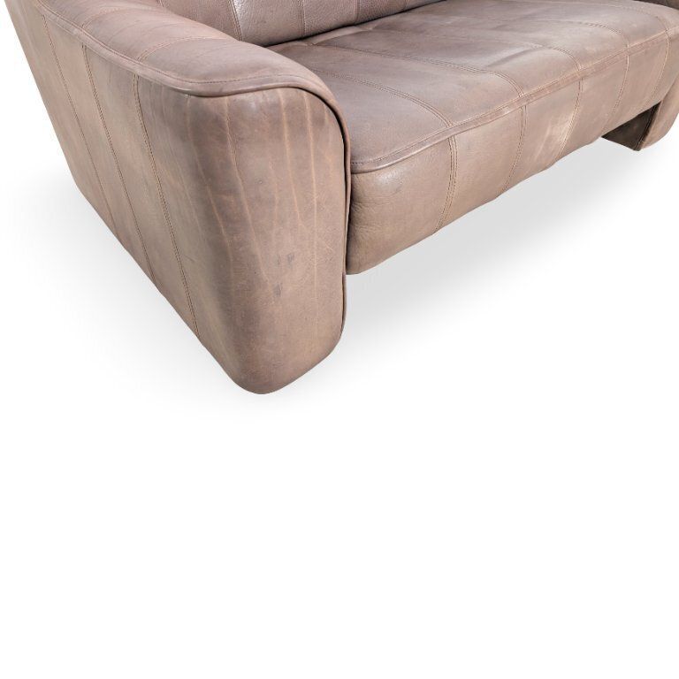 photo furniture 2x De Sede Ds44 tweezitsbank in buffelsleder, bruin