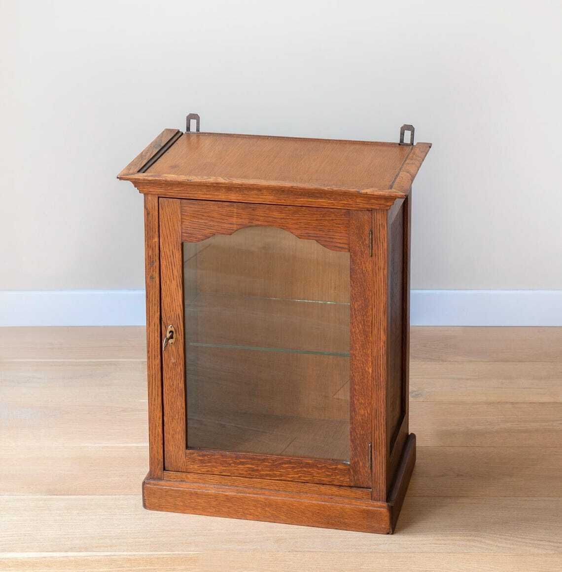 Antieke Eiken Wandkast – Glazen Deur Met Slot – Arts And Crafts Vitrinekast Voor Badkamer Of Display photo buy