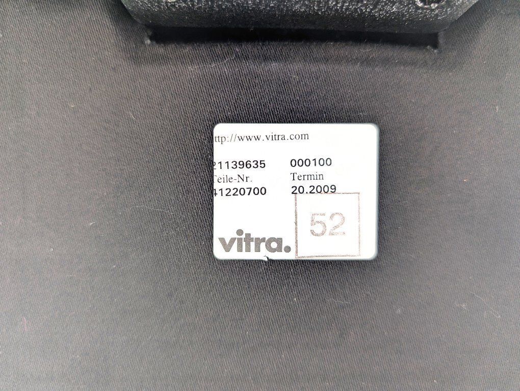 photo furniture Vitra Es 104 Lounge Chair Charles Eames Office Chair Fauteuil