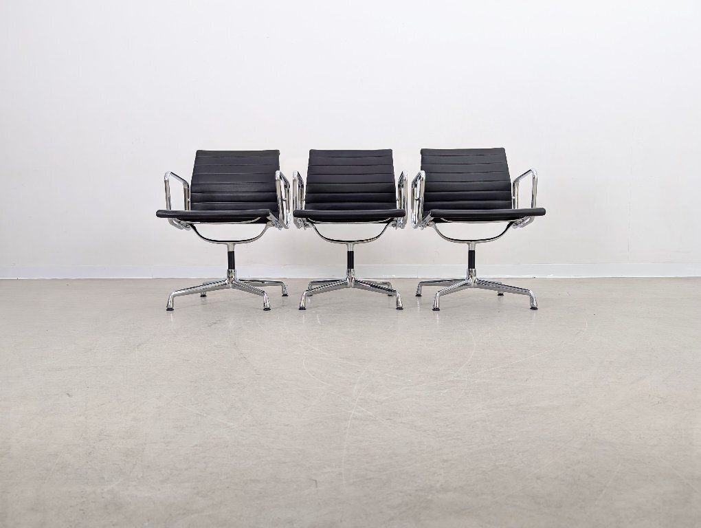 Vitra Charles And Ray Eames Stoel Ea 108 Leer Zwart – Set Van 3 photo for sale