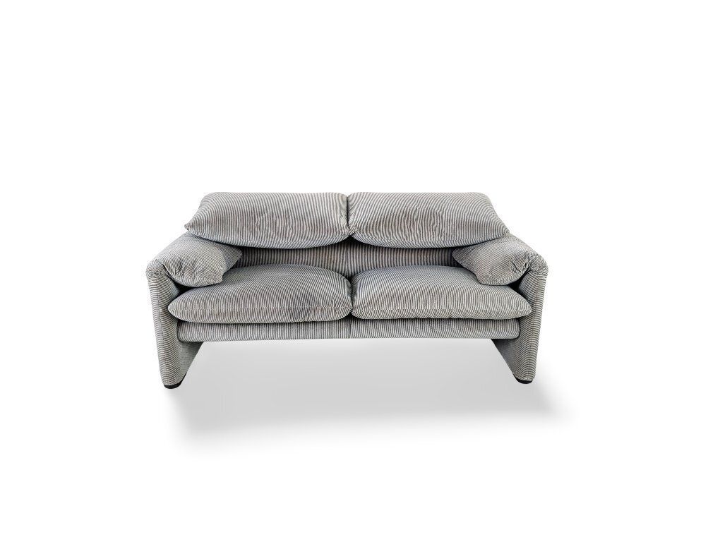 Cassina Maralunga Tweezitsbank Vico Magistretti Corduroy Stof Bruin Grijs photo Meubels