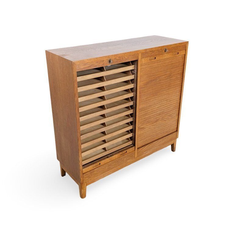 Meuble de bureau mid-century à volet roulant, commode, en chêne photo for sale