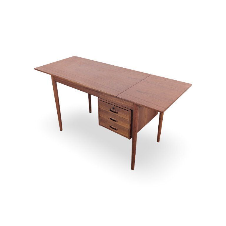 photo furniture Teakhouten bureau van Arne Vodder, mid-century, ca. jaren 1960