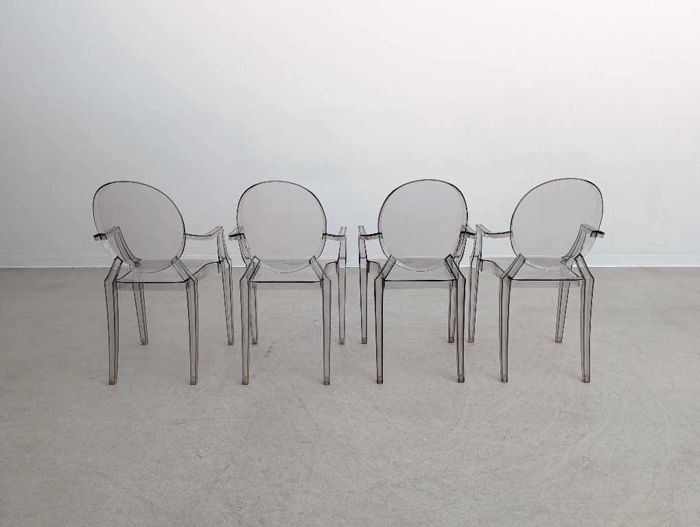 Set Van 4 Stapelbare Kartell Ghost Chairs, Ontwerp Philippe Starck photo vinterior