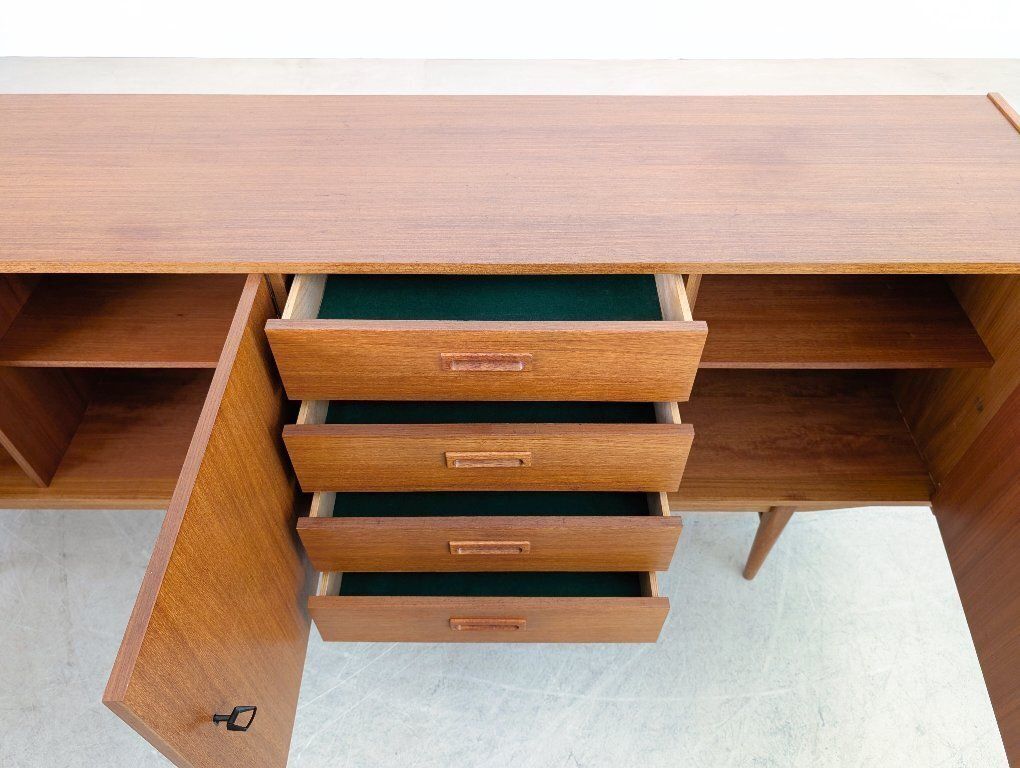 photo furniture Mid Century Dressoir Teak Deens Design Vintage Ladekast