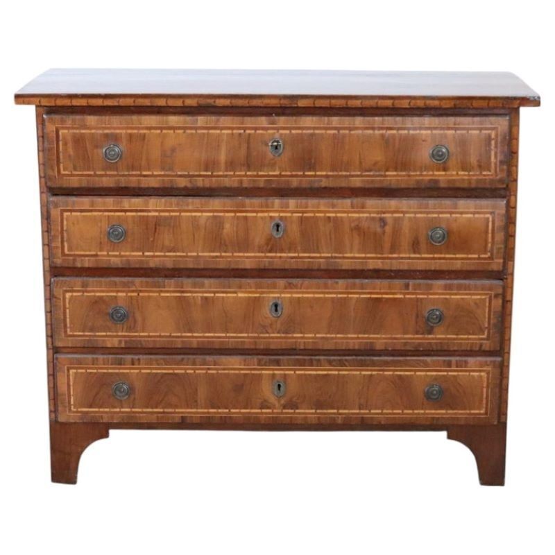 Antique 18th Century Walnut Chest Of Drawers