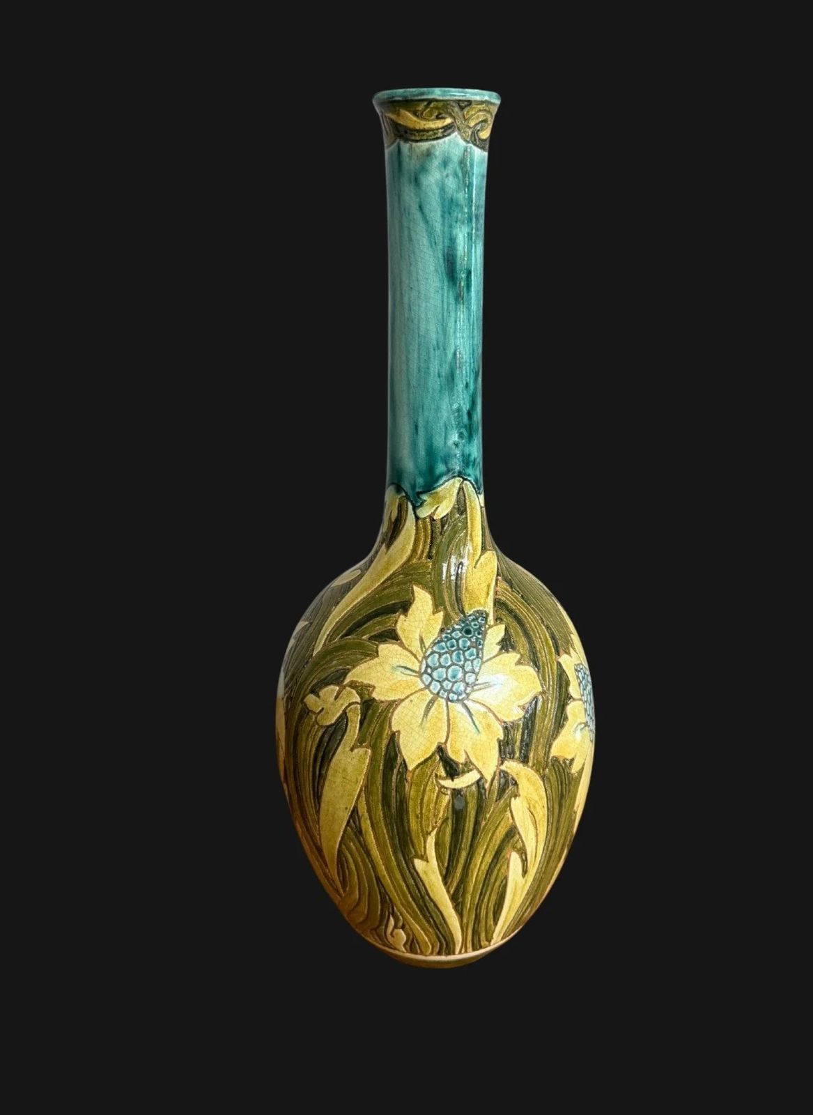 Della Robbia vaas in art nouveau stijl photo furniture