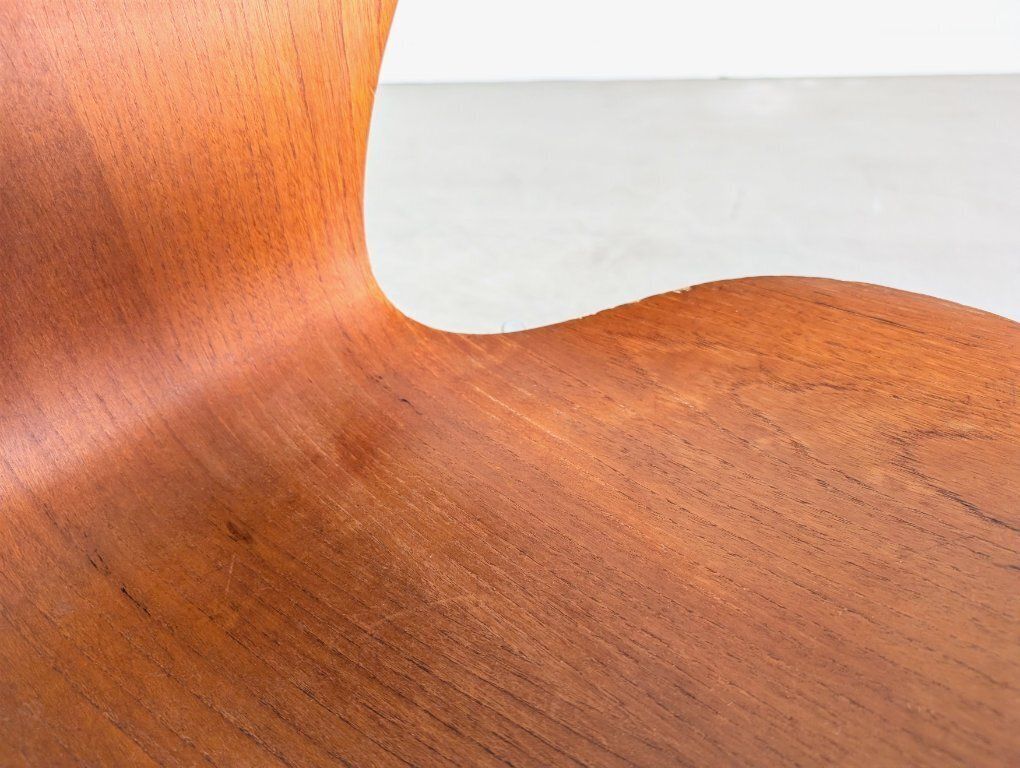 Mobilier Lot de 4 chaises mid-century Fritz Hansen modèle 3107 en teck, par Arne Jacobsen photo