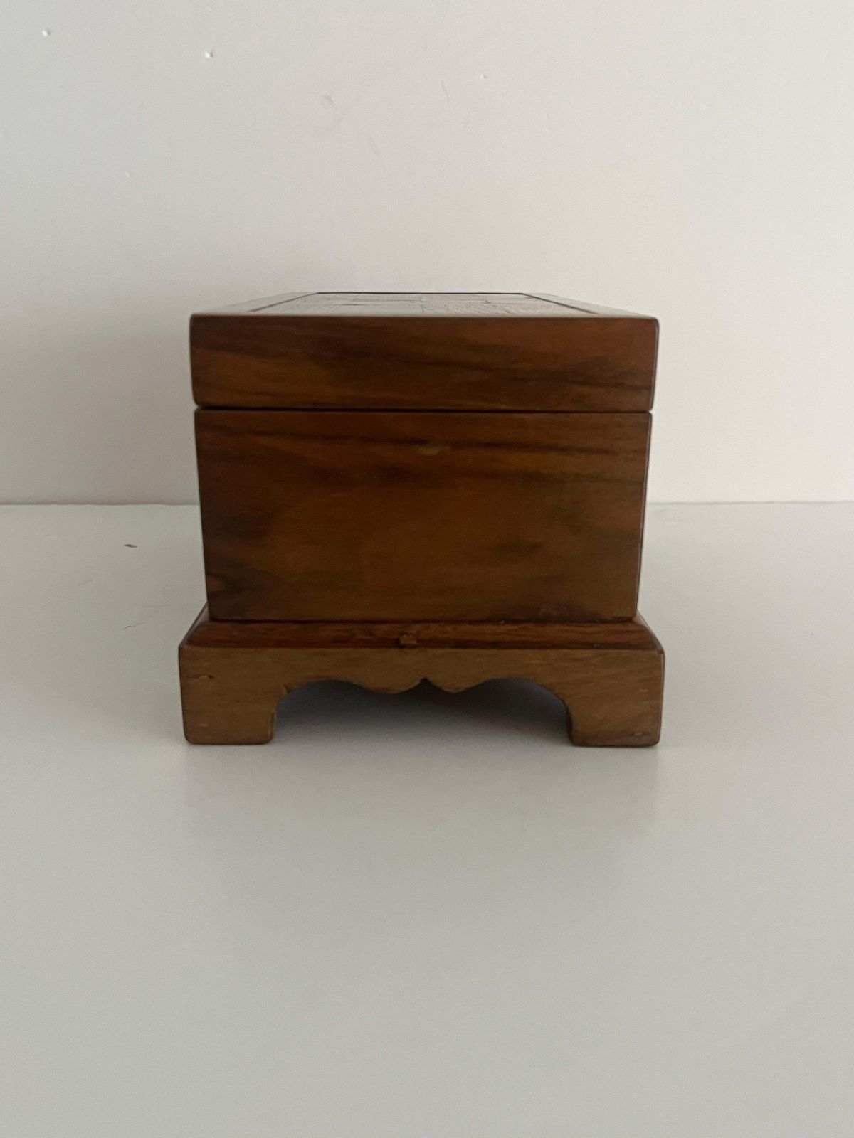 photo furniture Art Deco Jewelry Box With Marquetry Top And Oval Mirror, Circa 1925