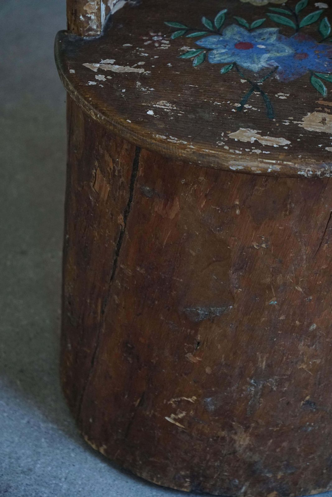 Pair Of Swedish Folk Art Stump Chairs, Painted Floral Motifs, Late 19th Century photo vinterior