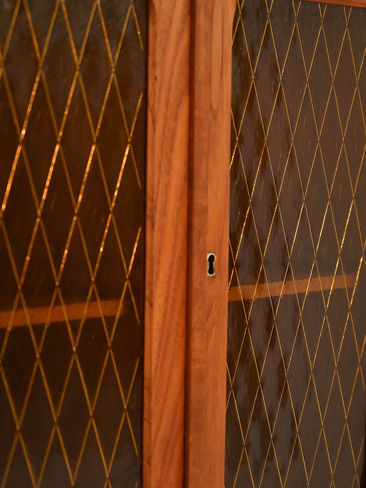Mid-Century teakhouten hoekenkast, ca. jaren 1950 photo for sale
