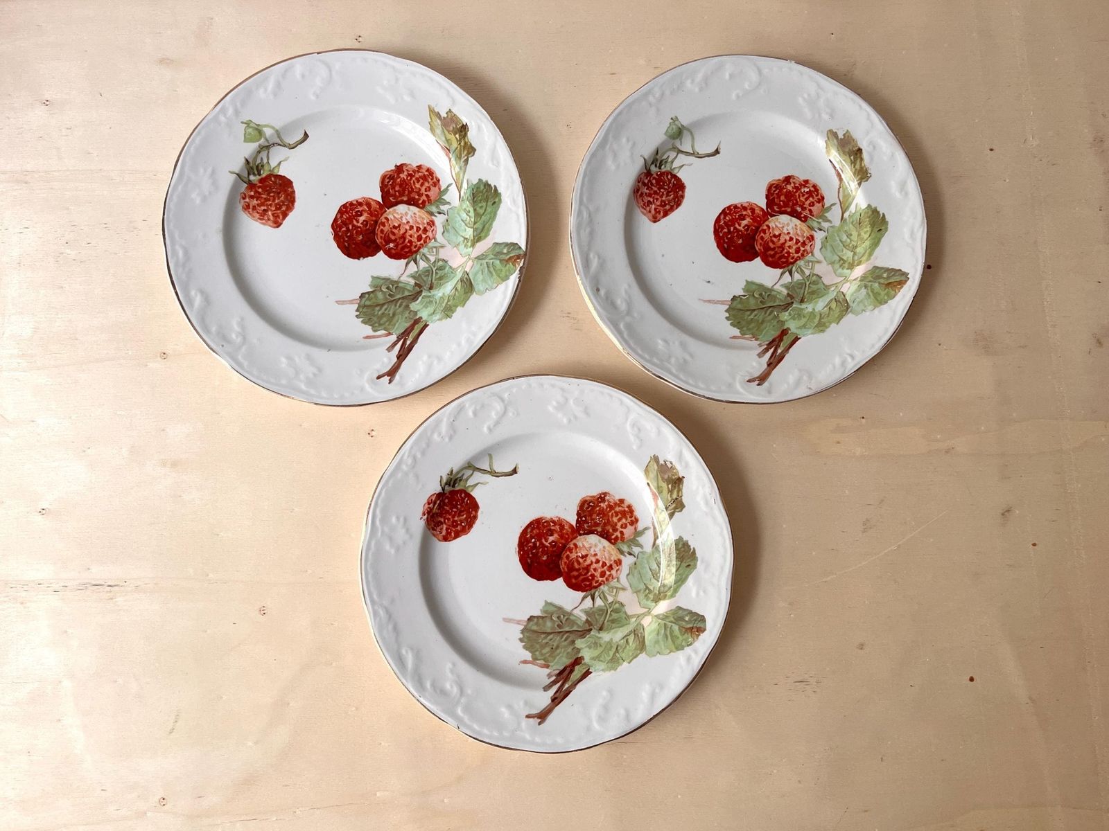 Antique French Strawberries Dessert Plates, Saint Amand Hamage Tableware In Ironstone Circa 1900's photo furniture
