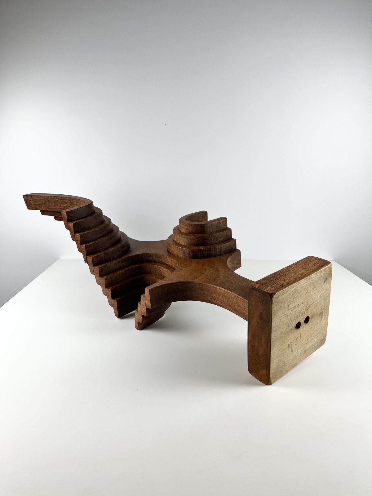 photo vintage Brian Willsher (1930 2010) Large And Exceptional Mahogany Sculpture, Signed & Dated 1981