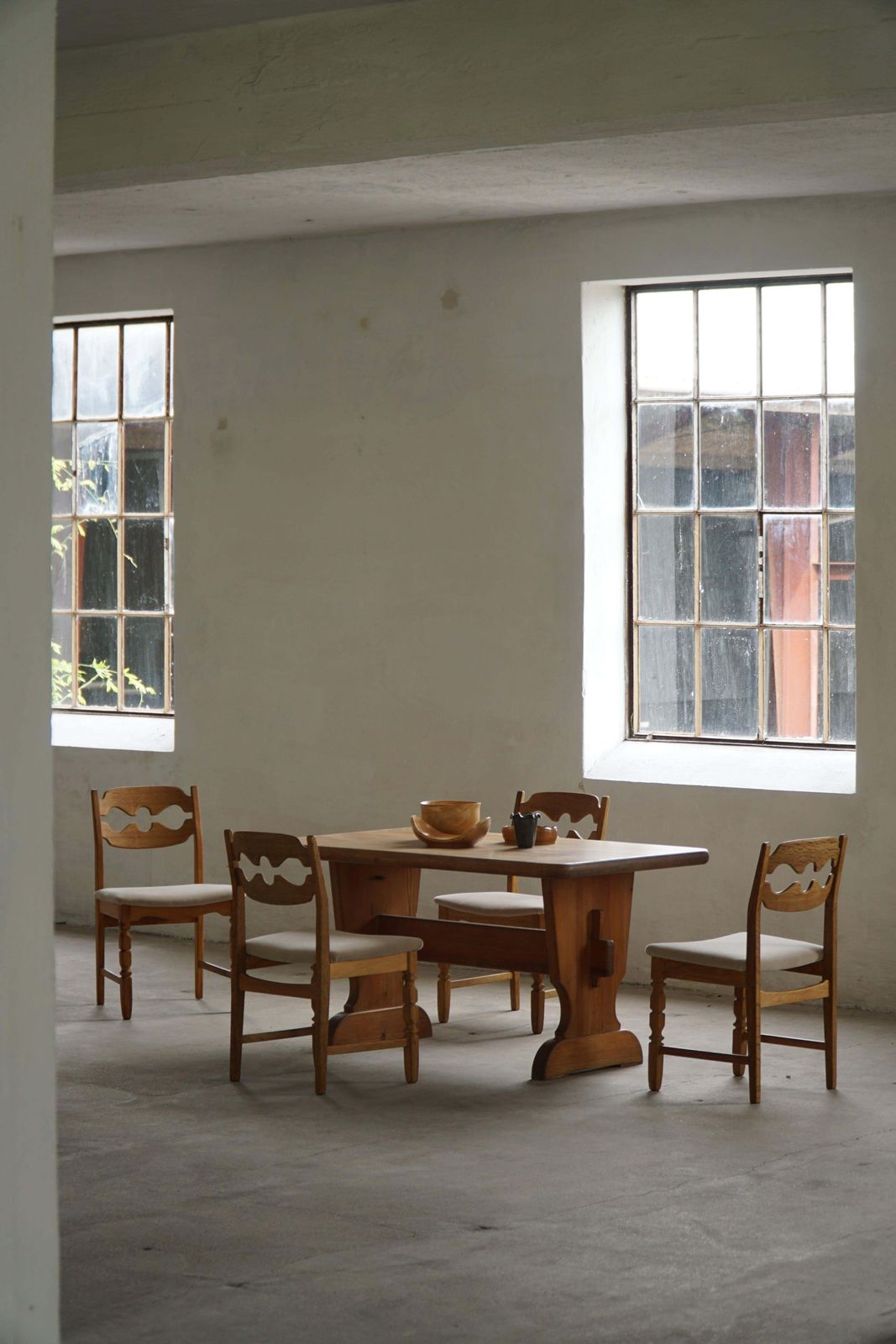 Set Of 8 Henning Kjærnulf Razorblade Dining Chairs In Oak And Mohair 1960s photo Furniture