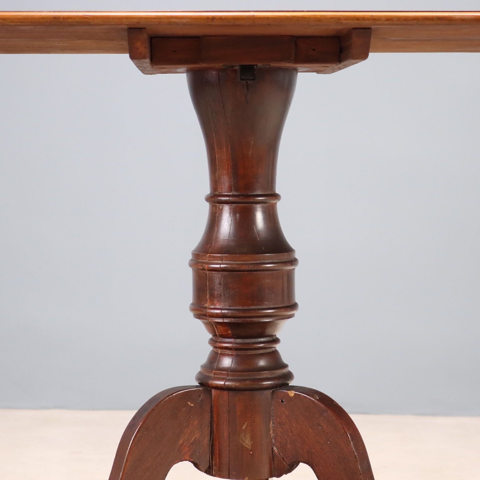 Table d'époque en acajou, pieds façonnés, Royaume-Uni, XIXe siècle photo vinterior