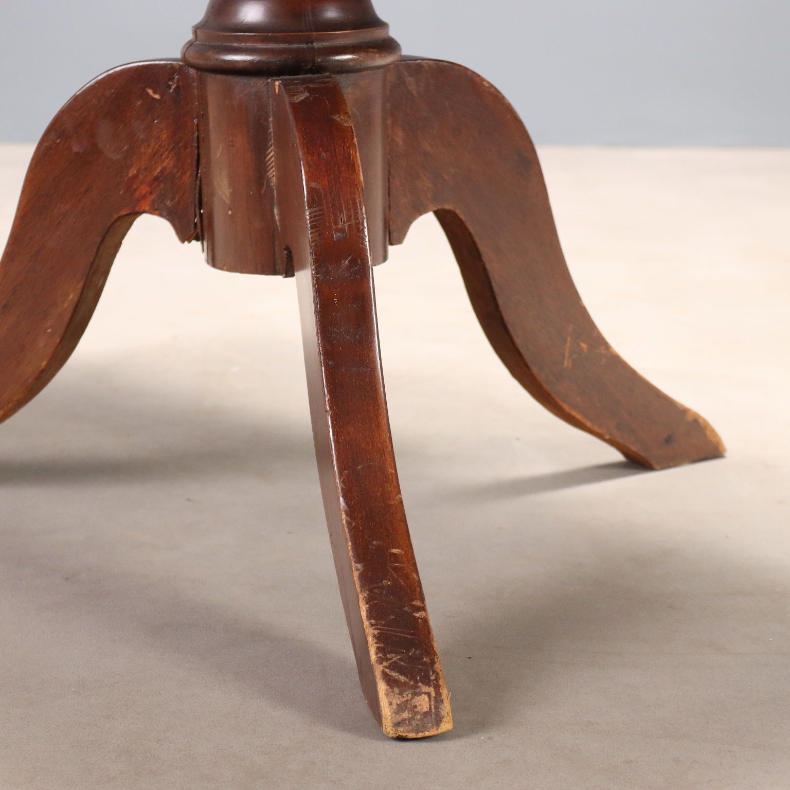 Table d'époque en acajou, pieds façonnés, Royaume-Uni, XIXe siècle photo buy