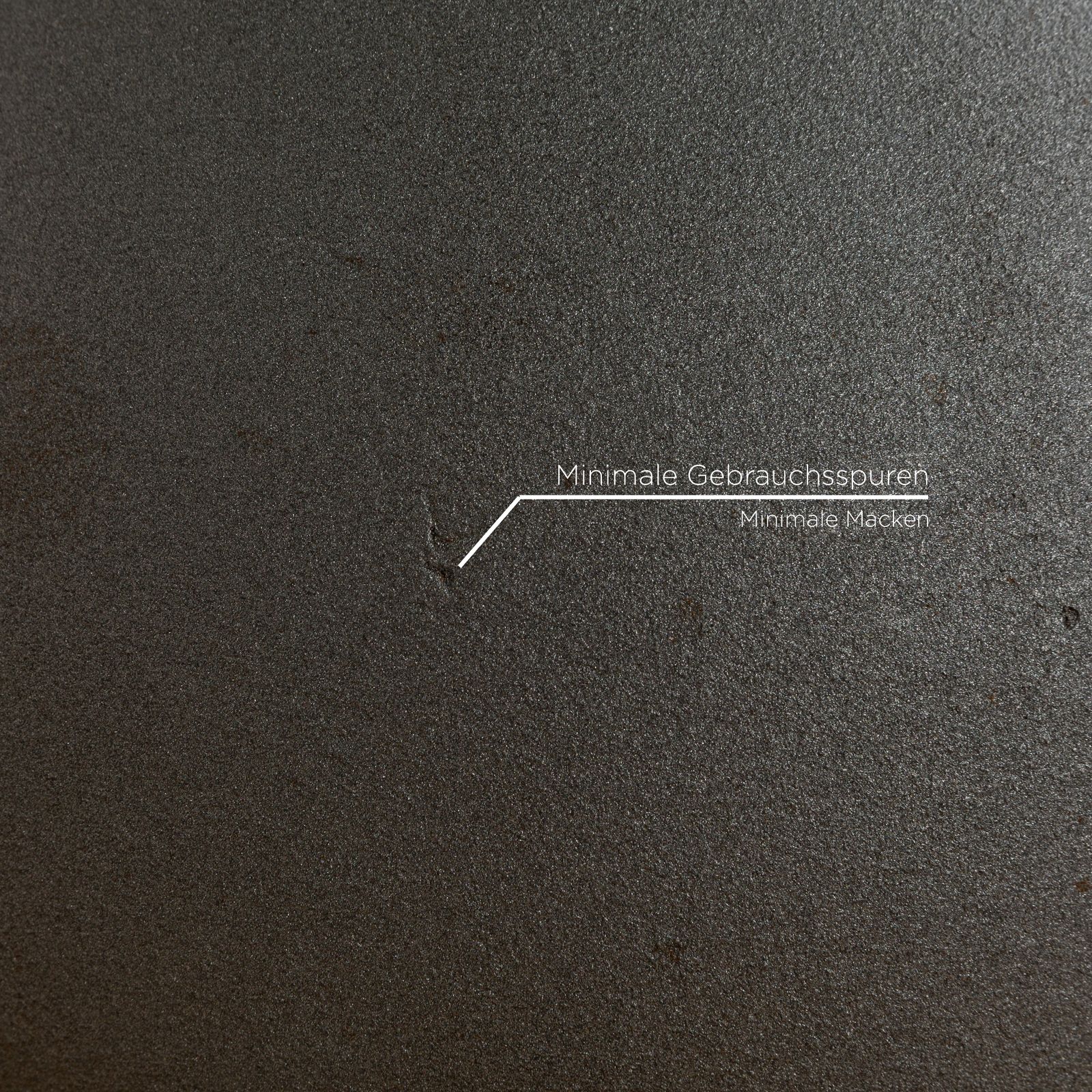 Table à manger Poltrona Frau en verre gris, 130 x 130 x 73 cm photo vinterior