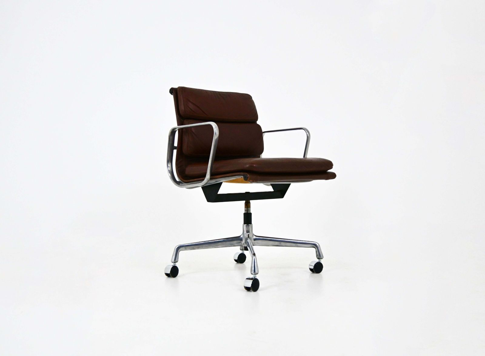 Soft Pad Chair By Charles & Ray Eames For Herman Miller, 1970s photo furniture