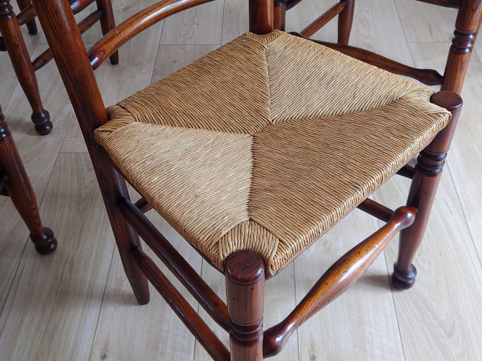 Vintage Set Of 8 English Country Farmhouse Spindle Back Chairs With Rush Seats photo vinterior