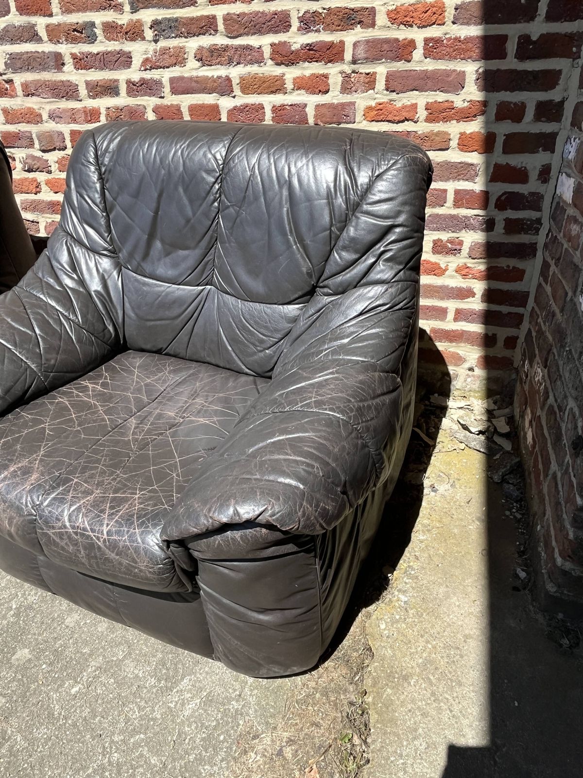 Paar fauteuils van gepatineerd leer photo Meubels