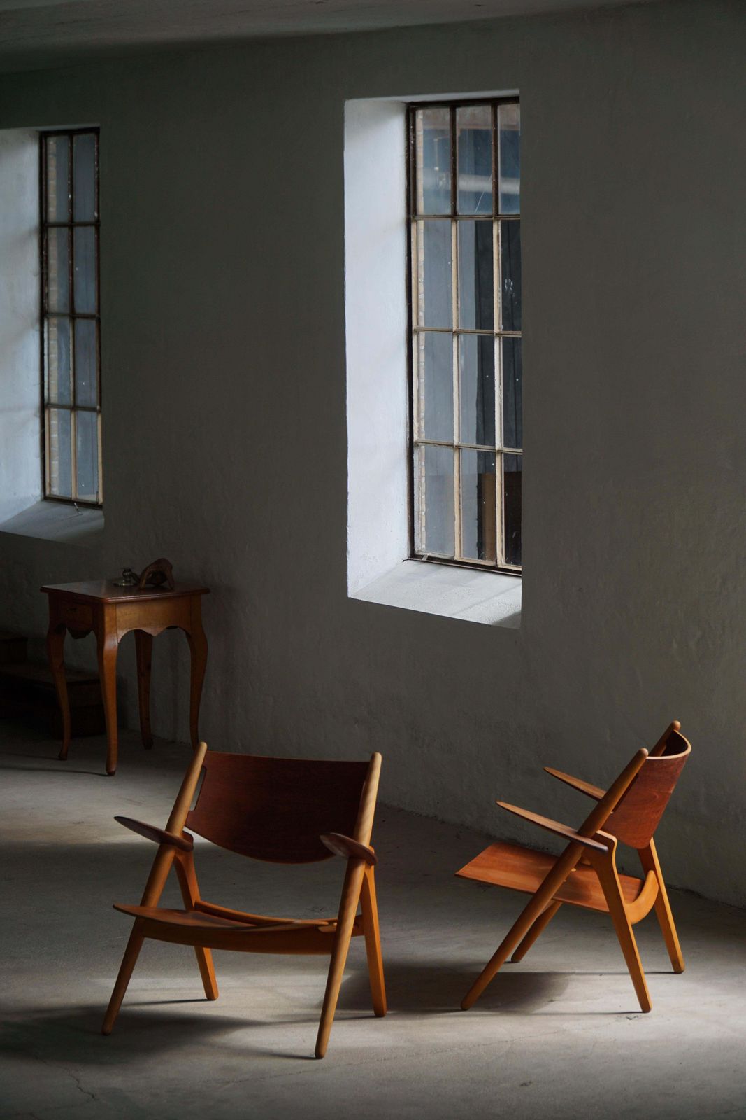 photo vintage Pair Of Ch28 Armchairs By Hans J. Wegner, Danish Mid Century Design, 1951