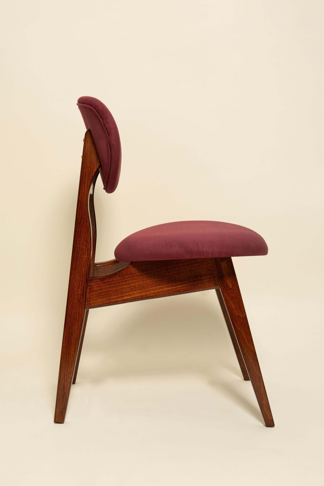 Tien Mid-Century mushroom chairs, stof Bordeaux Moiré, Dedar, door J. Kedziorek, 1960 photo vinterior