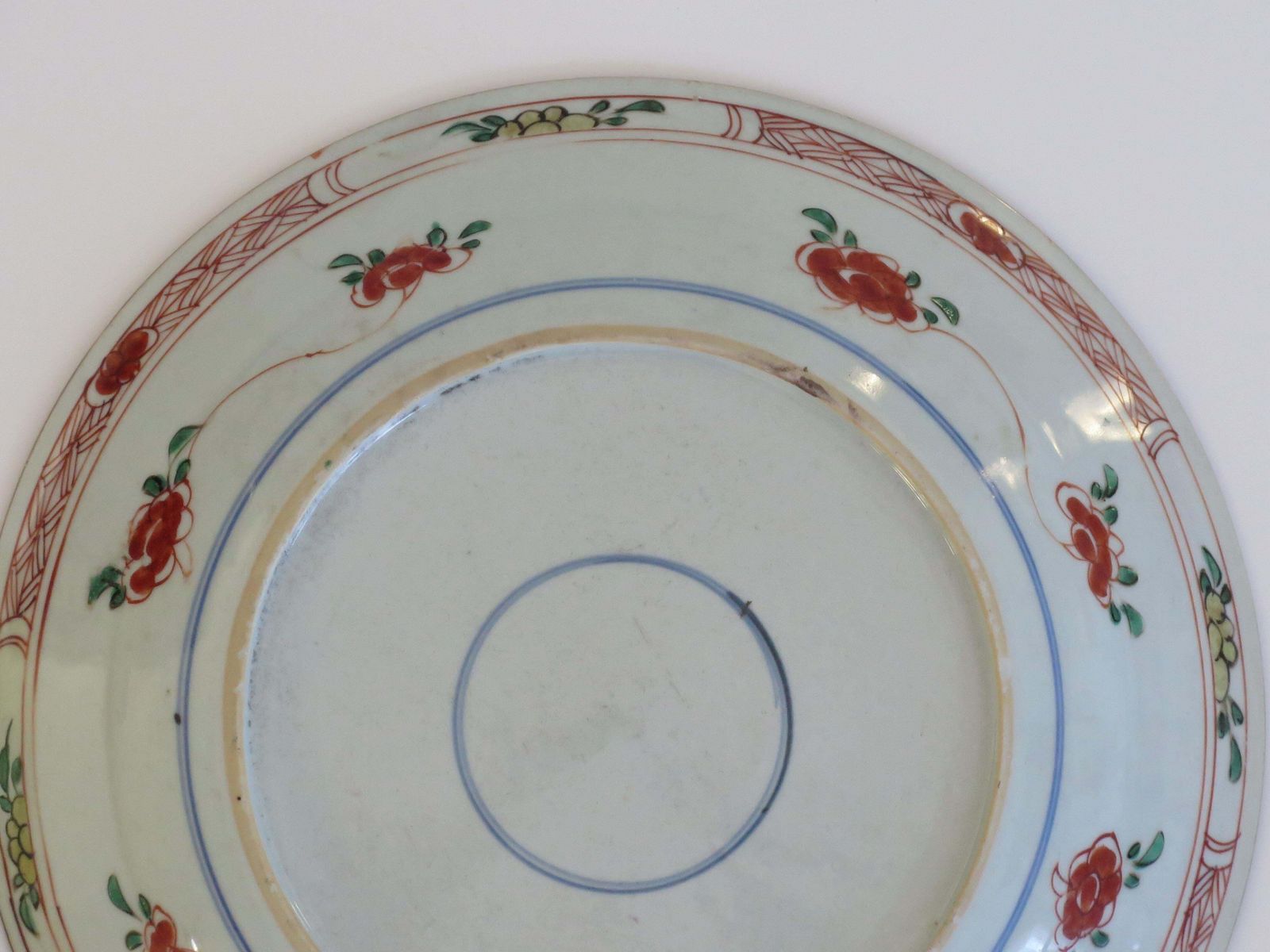 photo vintage Chinees Famille Verte bord, handgeschilderd porselein, Kangxi-periode, ca. 1690