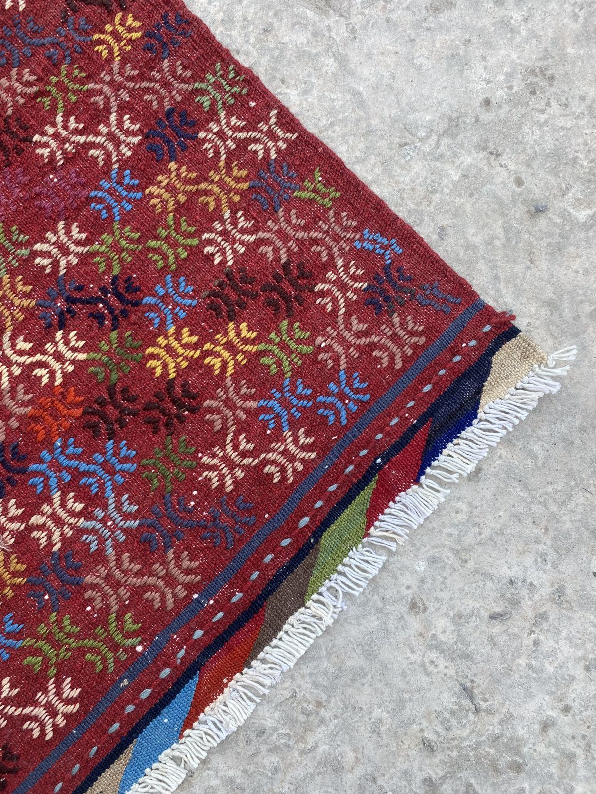 Afghaans geometrisch Soumak tribaal klein vloerkleed photo Textiel