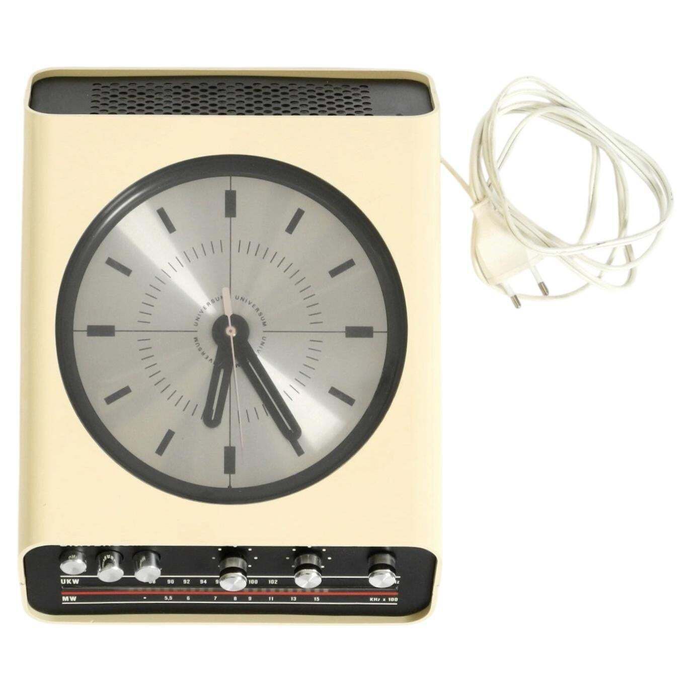 Horloge murale Universum avec radio, années 1970, par Adriano Rampoldi pour Quelle Versand 1