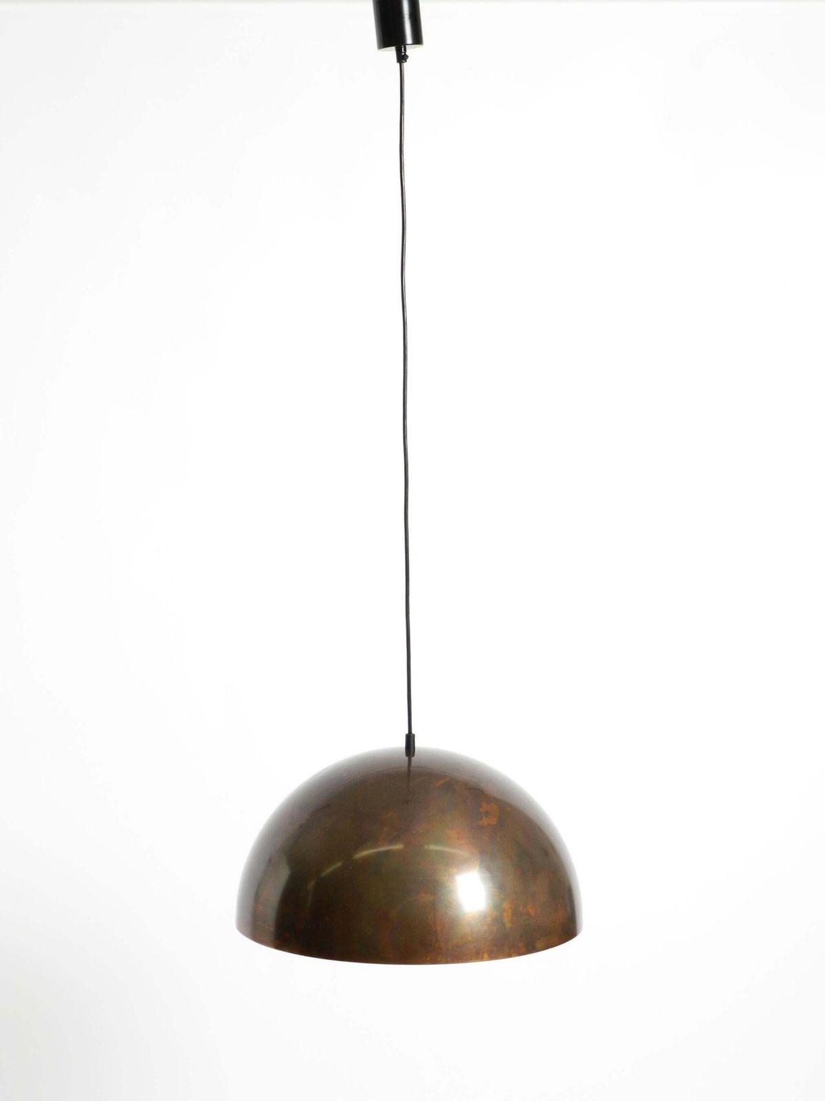 photo for sale Grote Space Age hanglamp uit de jaren 1960 met koperen kap – Beisl Leuchten