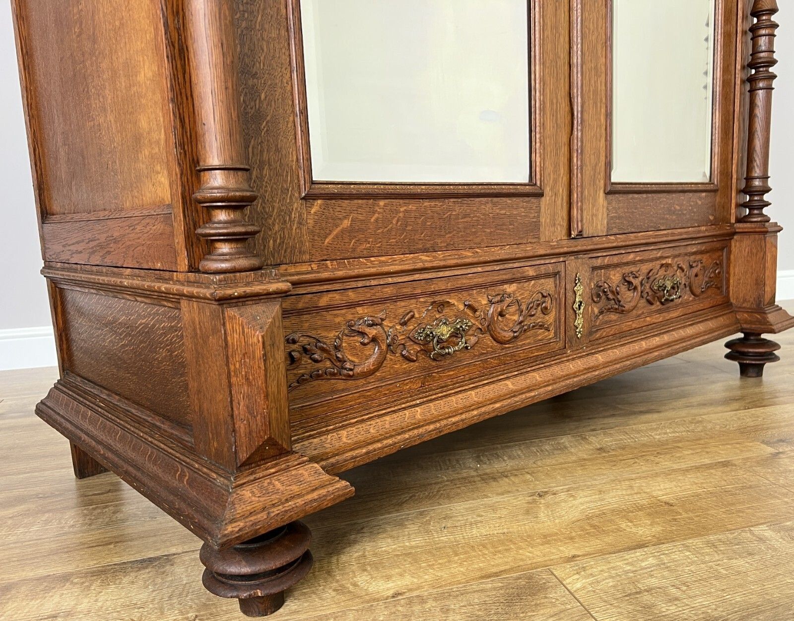 photo vinterior Wardrobe Antique French Oak Two Door Mirrored Carved Armoire Cabinet Lot 6153