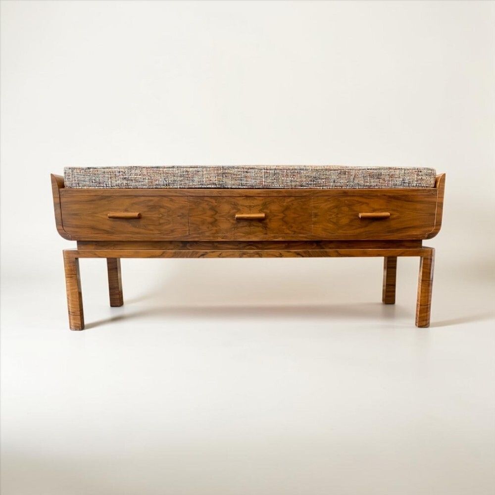 Art Deco Bench photo vinterior